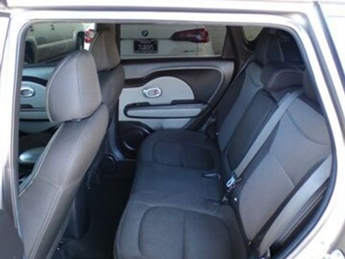 Used 2017 Kia Soul + FWD image 19