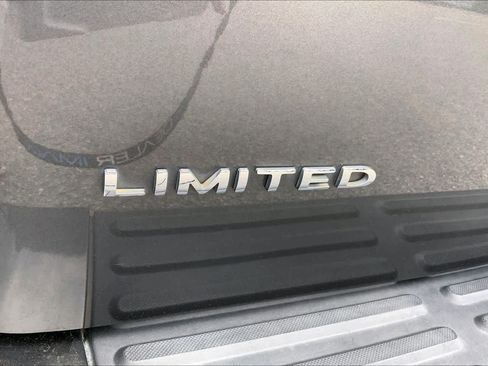 Used 2017 Ford Expedition Limited w/ Equipment Group 301A RWD image 10