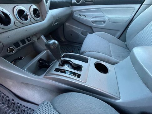 Used 2009 Toyota Tacoma PreRunner image 19