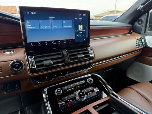 Used 2023 Lincoln Navigator L Reserve w/ Equipment Group 201A image 37