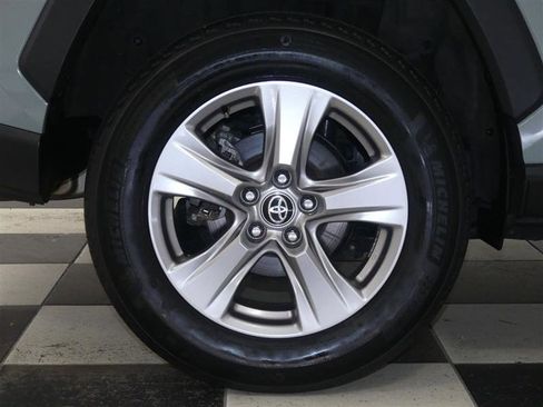 Used 2022 Toyota RAV4 XLE image 33