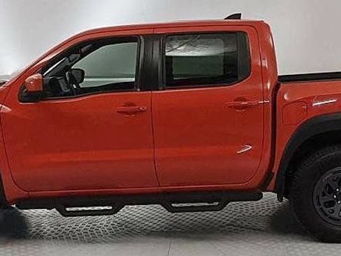 Used 2025 Nissan Frontier PRO-4X AWD/4WD image 5