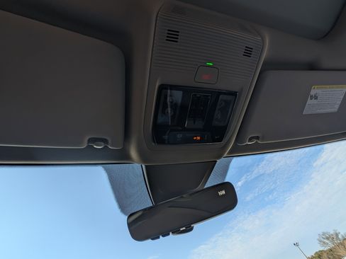 Used 2024 Volkswagen Atlas SEL image 31