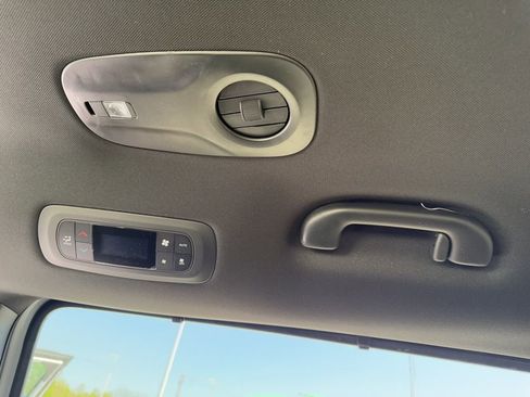 New 2026 Chrysler Pacifica Select FWD image 40