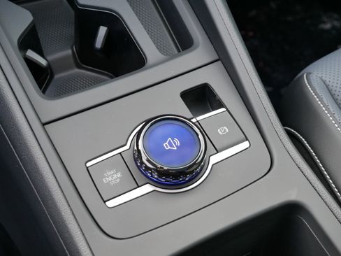 New 2026 Volkswagen Tiguan SE AWD/4WD image 9