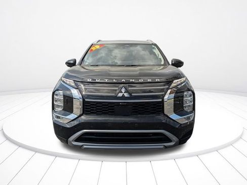 Used 2025 Mitsubishi Outlander AWD image 8