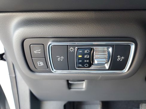 New 2026 Lincoln Nautilus Premier image 13