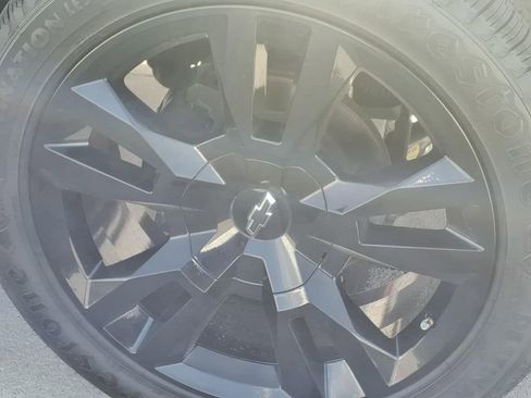 Used 2020 Chevrolet Suburban Premier image 4