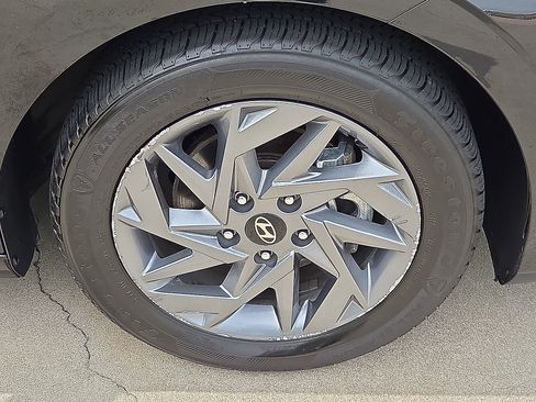 Used 2024 Hyundai Elantra SEL FWD image 7