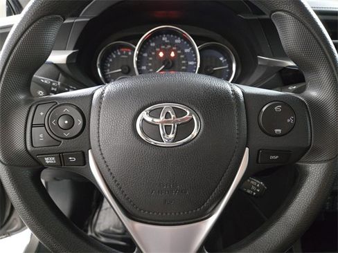 Used 2015 Toyota Corolla LE image 30