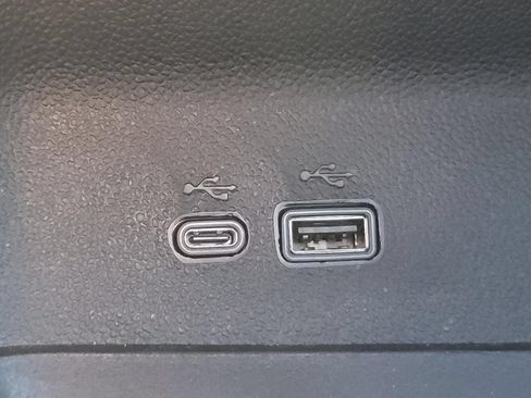 Used 2026 Chevrolet Traverse High Country FWD image 29