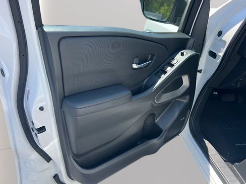 Used 2024 Nissan Frontier SL w/ Technology Package RWD image 17