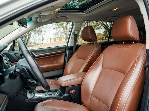 Used 2017 Subaru Outback 3.6R Touring w/ Popular Package #5A image 15