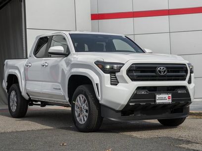 New 2025 Toyota Tacoma SR5