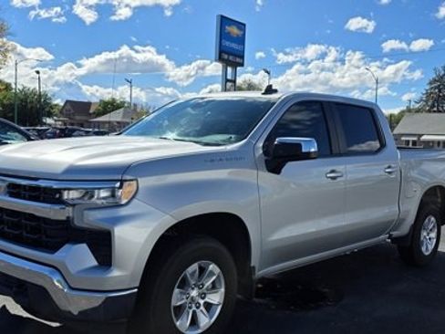 Used 2022 Chevrolet Silverado 1500 LT image 3