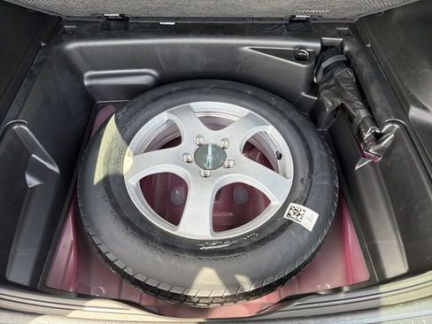 Used 2025 Jeep Grand Cherokee Limited image 12