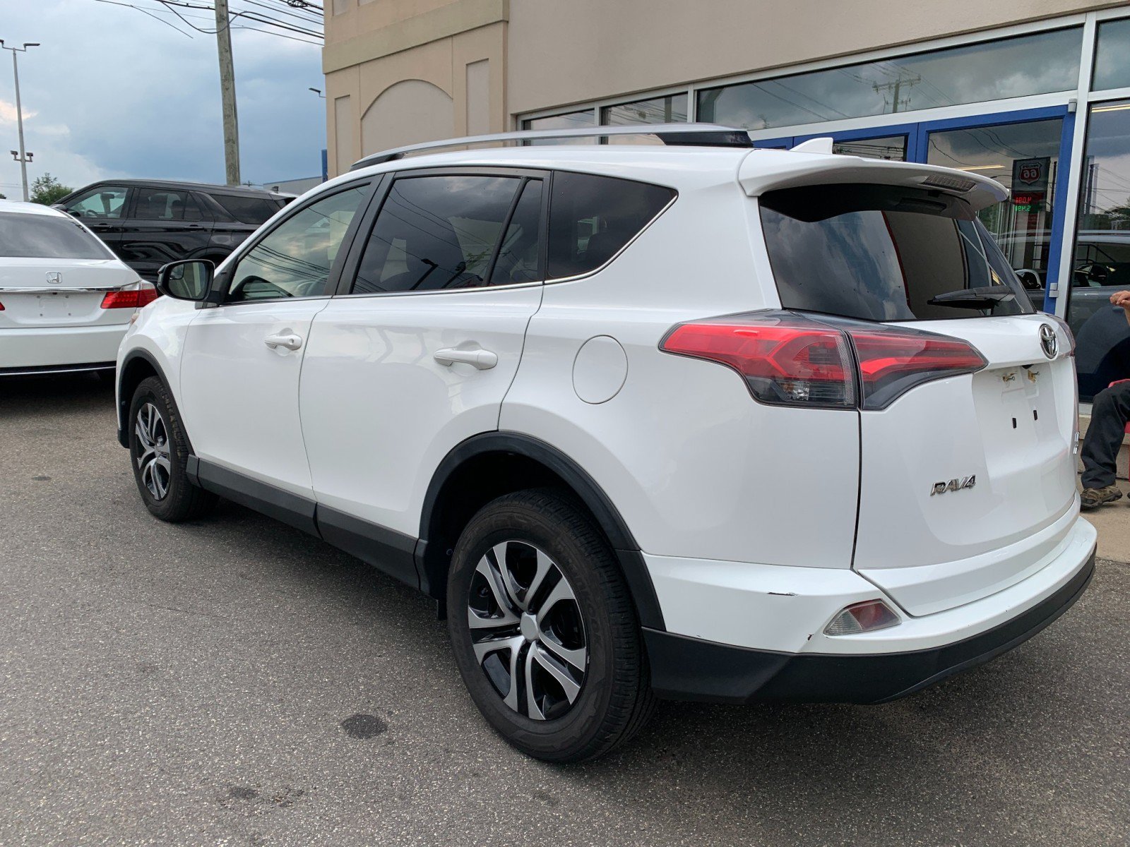 Used 2017 Toyota RAV4 LE w/ All Weather Liner Package AWD/4WD image 5