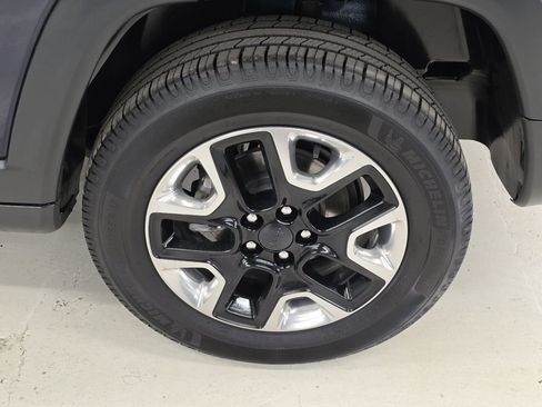 Used 2018 Jeep Compass Trailhawk w/ Navigation Group image 46