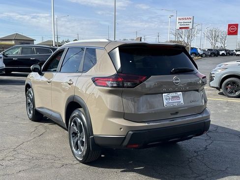 Certified 2024 Nissan Rogue SV w/ SV Premium Package image 6