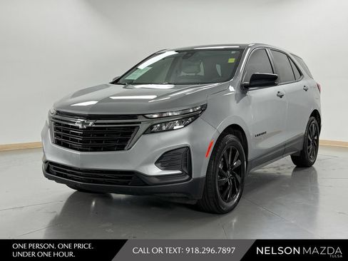 Used 2024 Chevrolet Equinox LS w/ LS Convenience Package FWD image 1