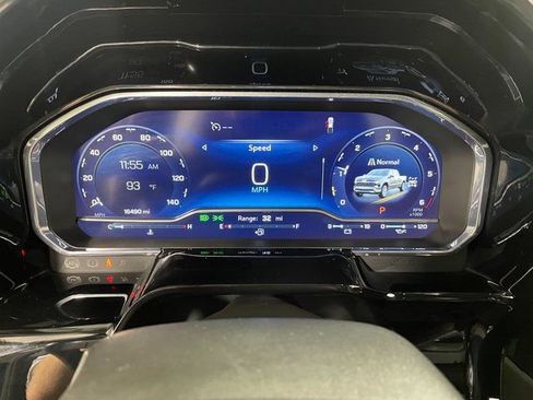 Used 2023 Chevrolet Silverado 1500 RST AWD/4WD image 15