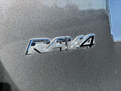 Used 2016 Toyota RAV4 LE FWD image 30