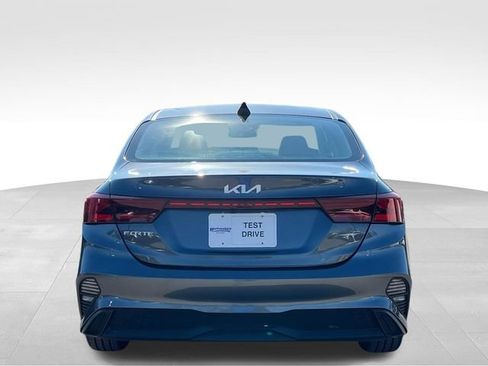 Used 2022 Kia Forte LXS image 6