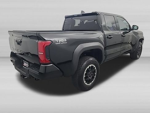 Used 2025 Toyota Tacoma TRD Off-Road AWD/4WD image 3