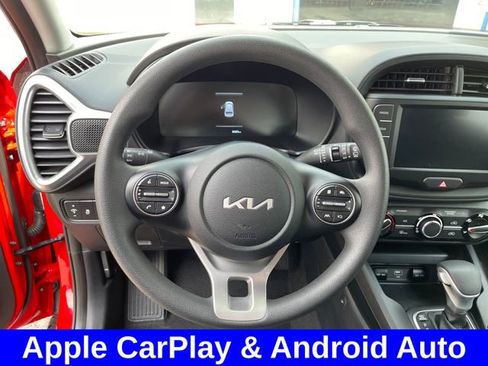 Used 2023 Kia Soul LX w/ LX Technology Package FWD image 14