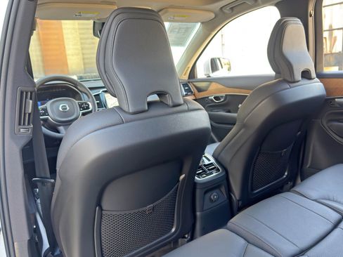 Used 2024 Volvo XC90 T8 Plus w/ Protection Package Premier AWD/4WD image 37