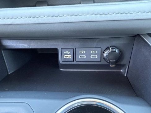 Used 2025 Toyota Highlander XLE image 31