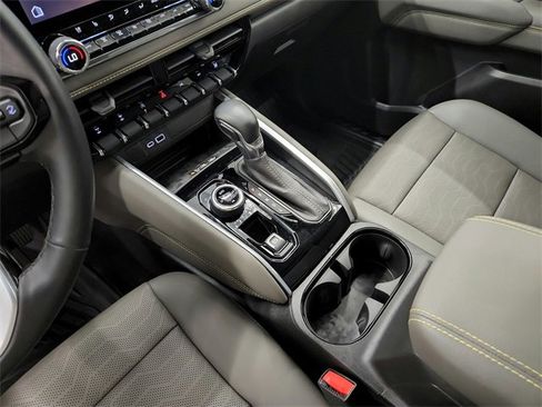 Used 2025 Chevrolet Colorado ZR2 image 21