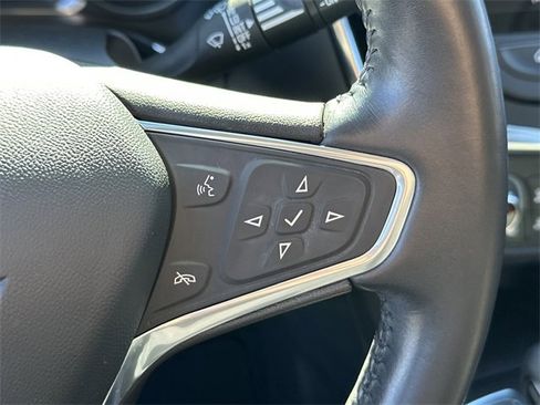 Used 2022 Chevrolet Equinox LT image 18