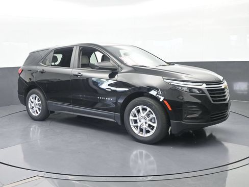 Used 2023 Chevrolet Equinox LS FWD image 8