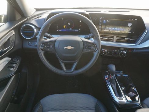 Certified 2024 Chevrolet Trax LT image 12