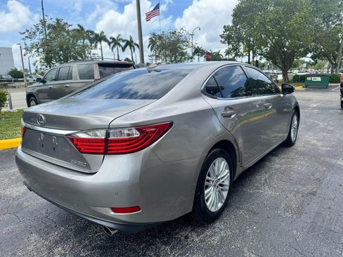 Used 2015 Lexus ES 350 w/ Luxury Pkg & Navigation w/ Luxury Package FWD image 4