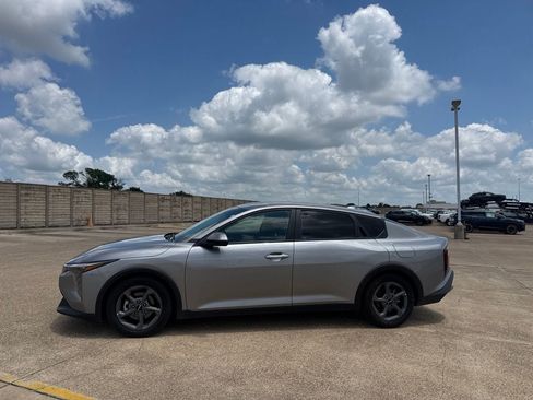 Used 2025 Kia K4 FWD image 11