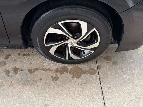 Used 2017 Honda Accord LX image 37