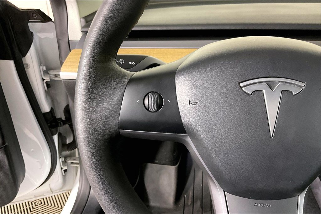 Used 2022 Tesla Model 3 Long Range AWD/4WD image 18