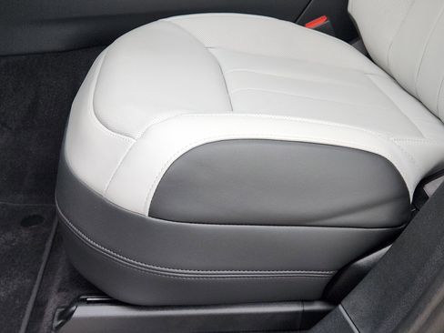 New 2025 Land Rover Range Rover Sport Dynamic SE image 23