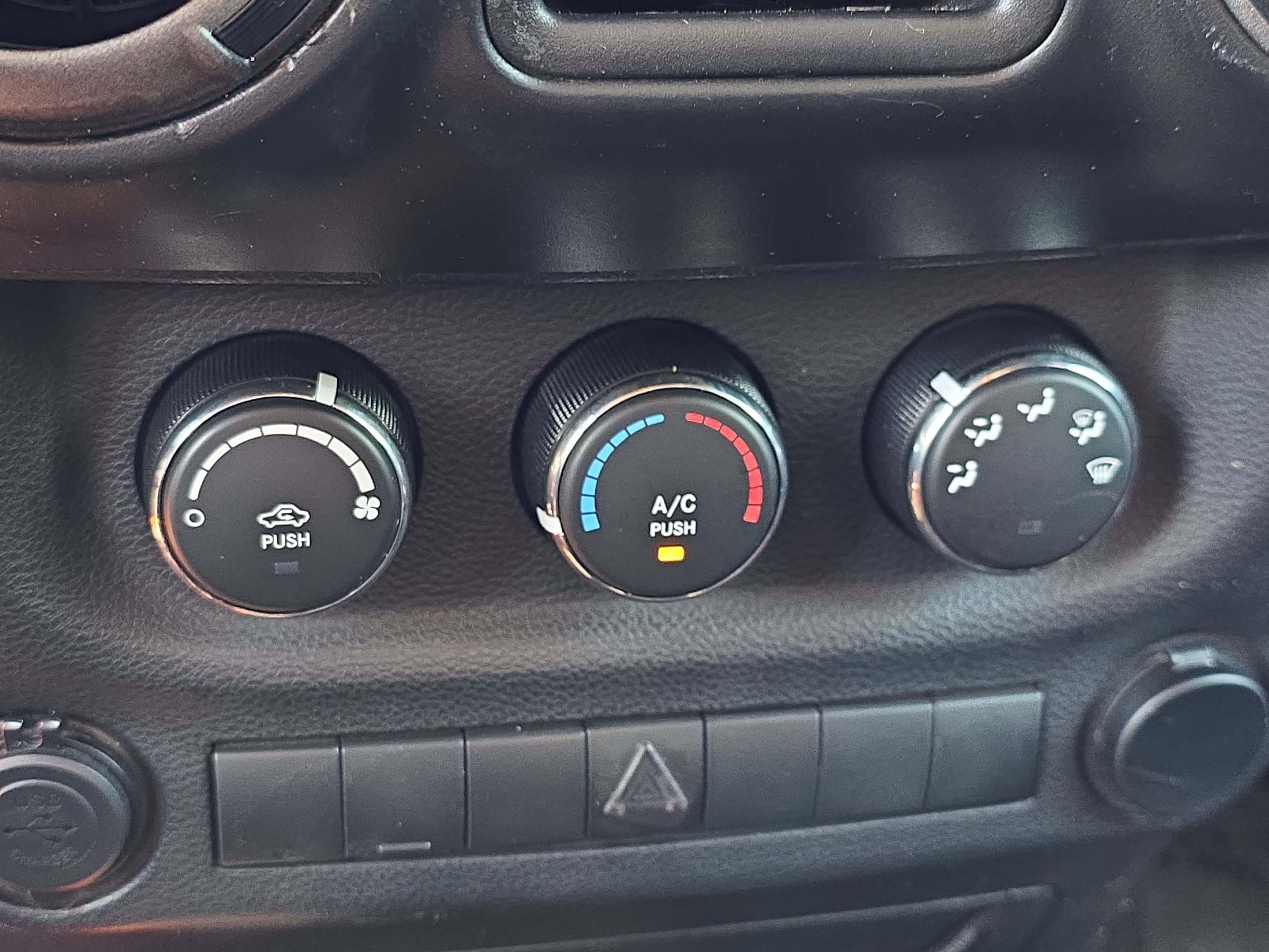 Used 2013 Jeep Wrangler Sport AWD/4WD image 19