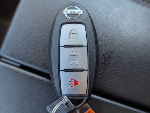 Used 2021 Nissan Rogue S AWD/4WD image 19