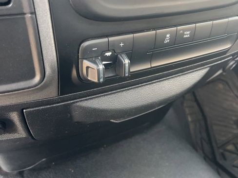 Used 2016 RAM 3500 Tradesman w/ Chrome Appearance Group image 16