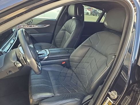 Used 2024 BMW 740i xDrive image 12