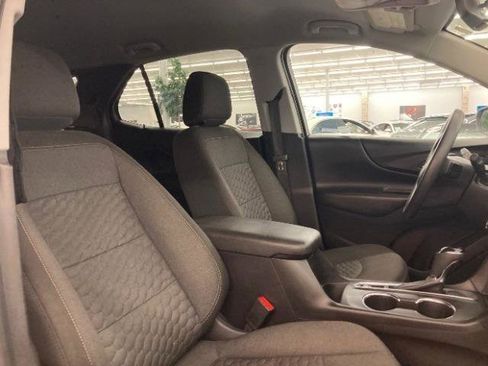 Used 2019 Chevrolet Equinox LT FWD image 17