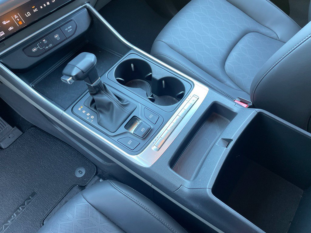 Used 2026 Kia Carnival FWD image 9