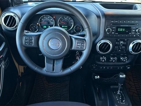 Used 2013 Jeep Wrangler Unlimited Sahara w/ Connectivity Group image 15