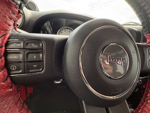 Used 2013 Jeep Wrangler Unlimited Sahara w/ Connectivity Group AWD/4WD image 26