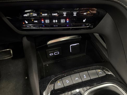 Used 2023 Buick Envision Essence w/ Technology Package I image 19