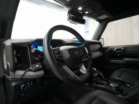 Used 2021 Ford Bronco Badlands image 8